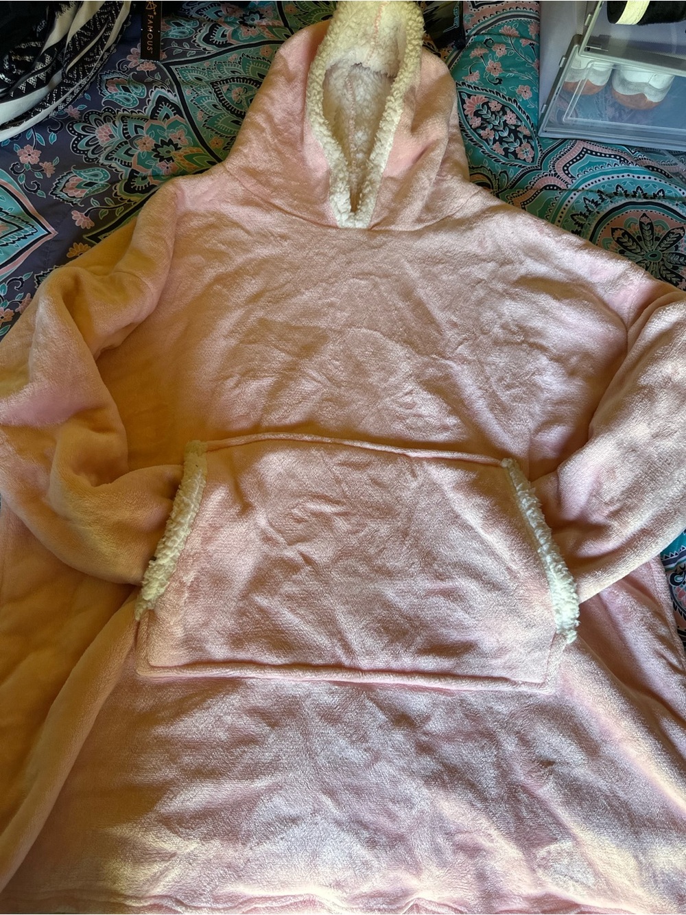 Women's Pink Sherpa-Lined Hoodie Sweater with Kangaroo Pocket